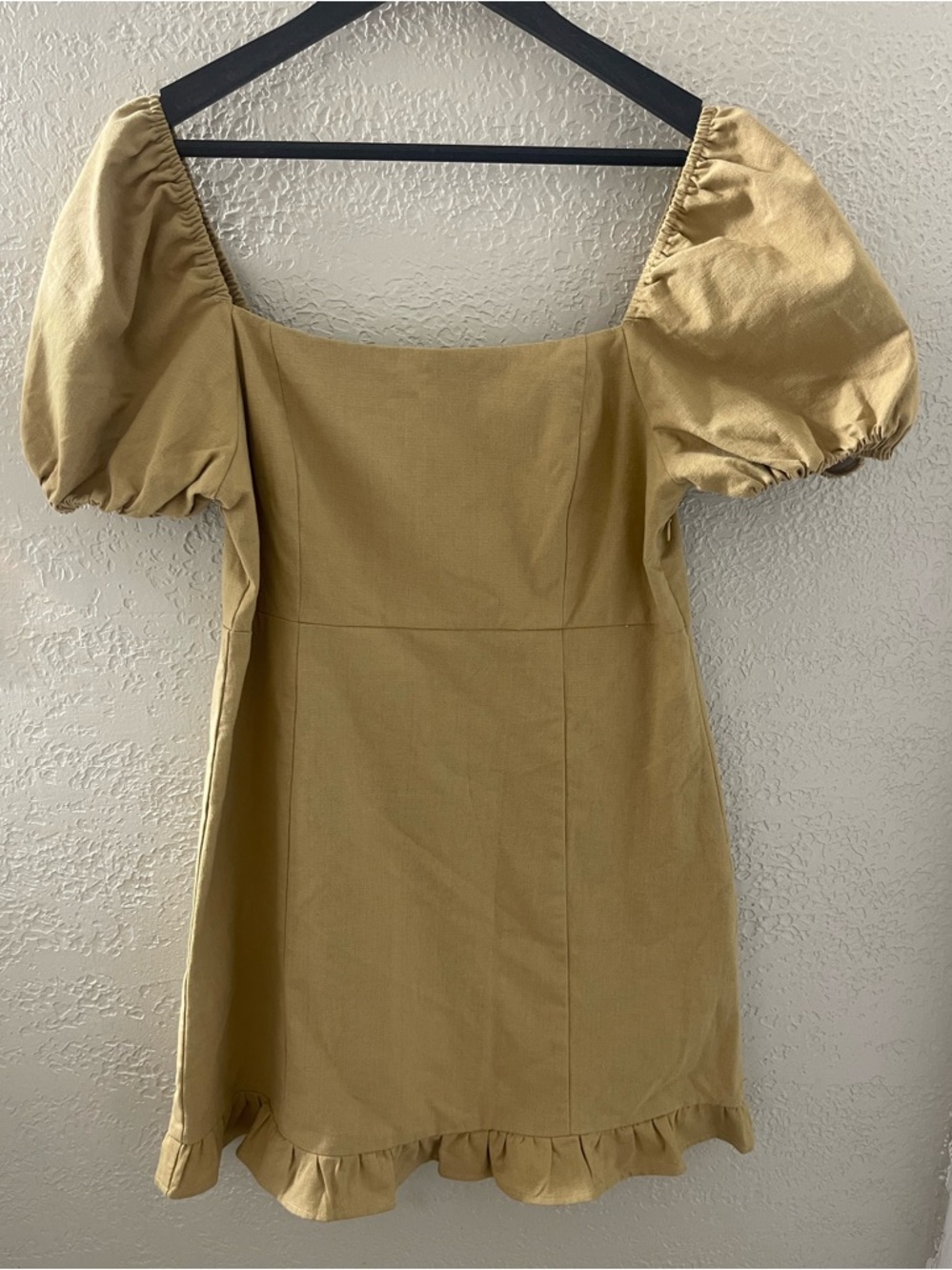 NWOT Lovely J Boutique Tan Square‎ Neck Puff Sleeve Mini Dress Medium